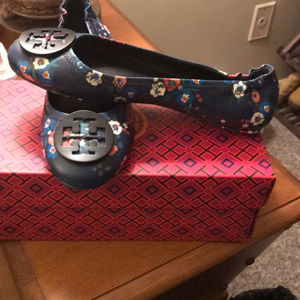 New Tory Burch Minnie flats